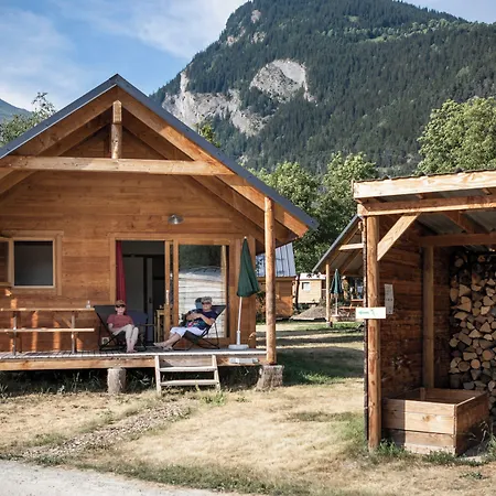 Huttopia St Maurice Parque de Campismo